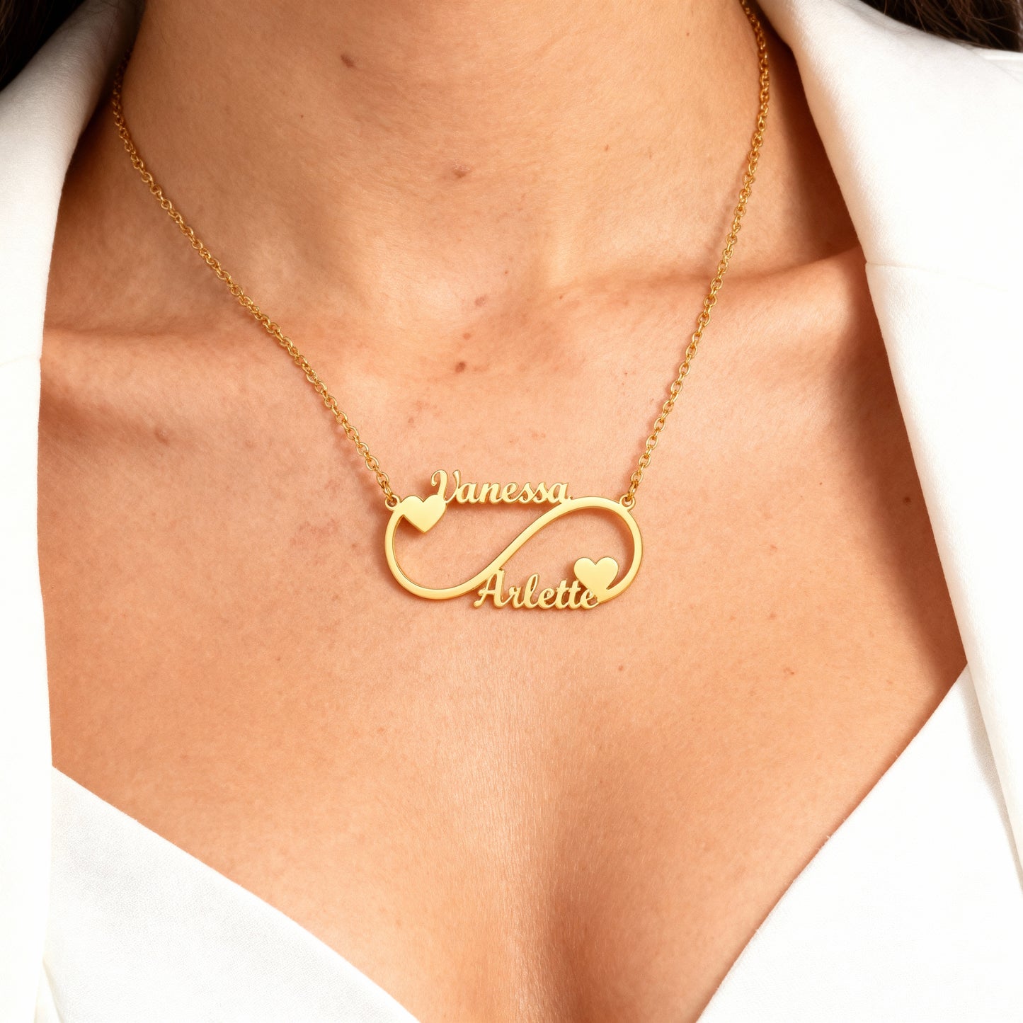 Collar con nombre "Infinito"