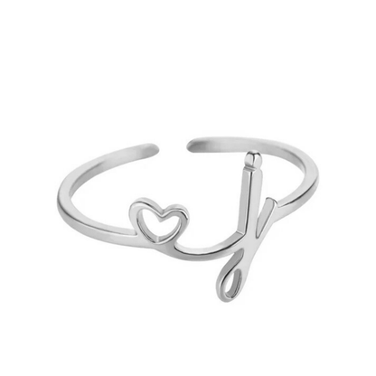 Anillo Ajustable con Inicial "Pretty"