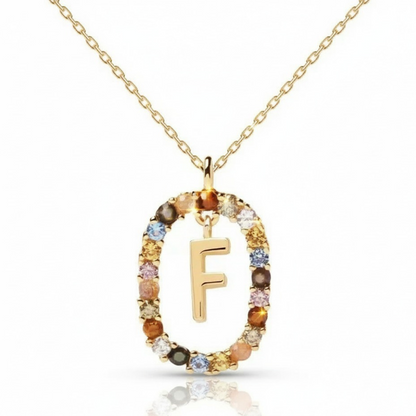Collar con inicial "Arcoíris"
