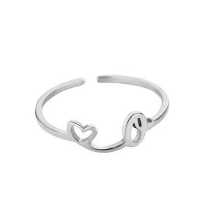 Anillo Ajustable con Inicial "Pretty"