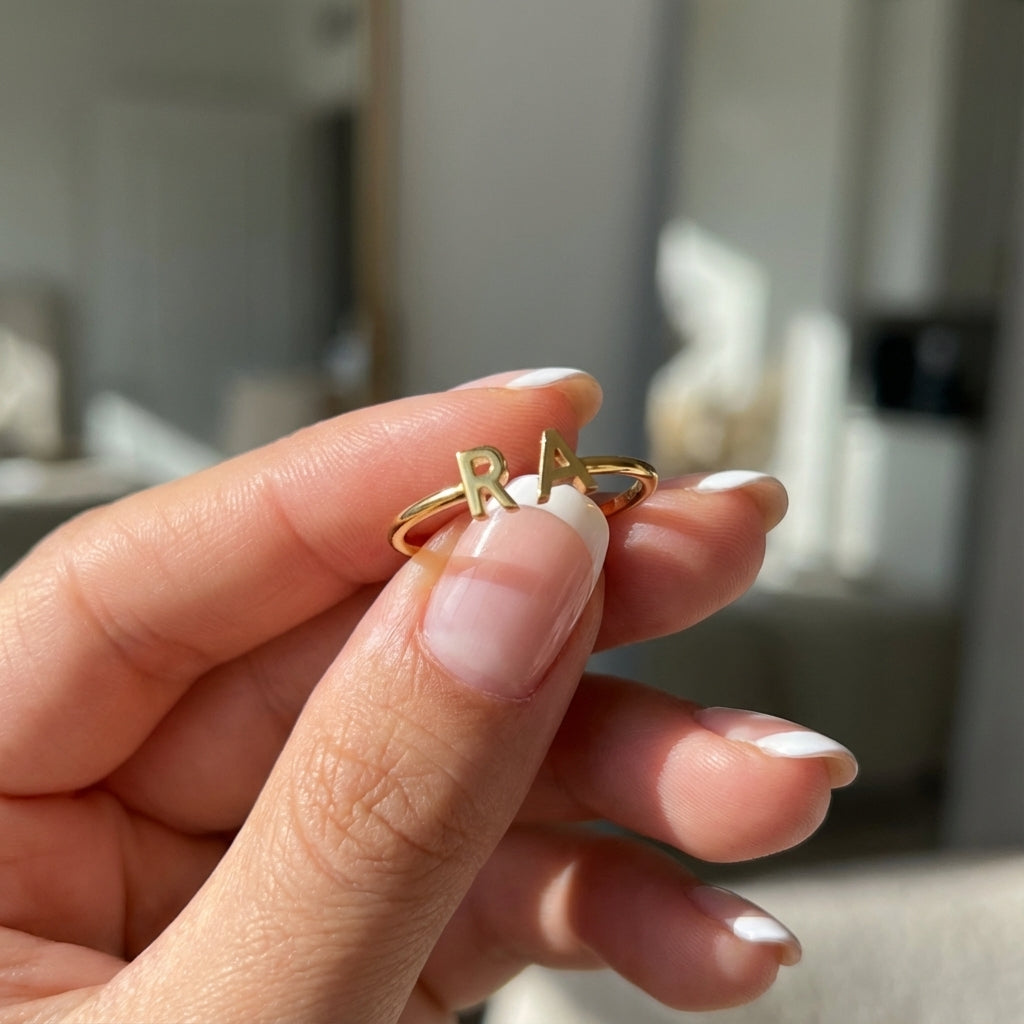 Anillo Ajustable con Inicial "Doble Monograma"