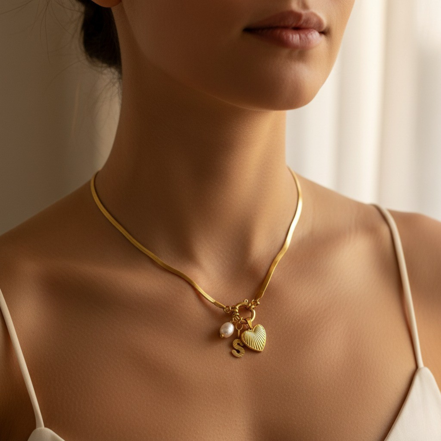 Collar Inicial "Recuerdo Dorado"