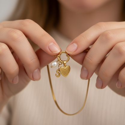 Collar Inicial "Recuerdo Dorado"