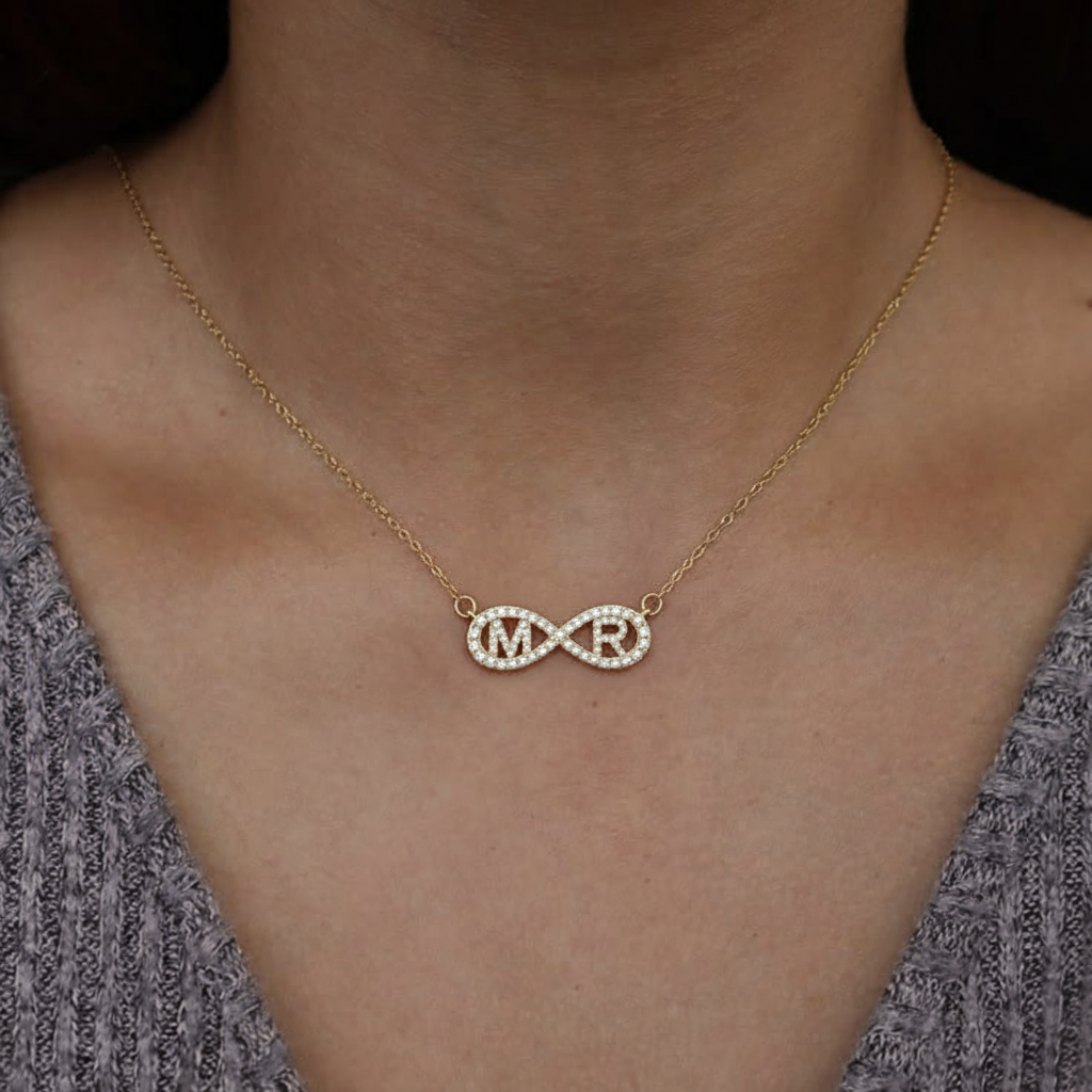 Collar con nombre "Infinito"