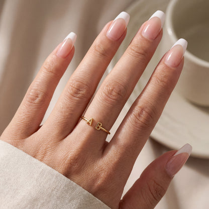 Anillo Ajustable con Inicial "Doble Monograma"