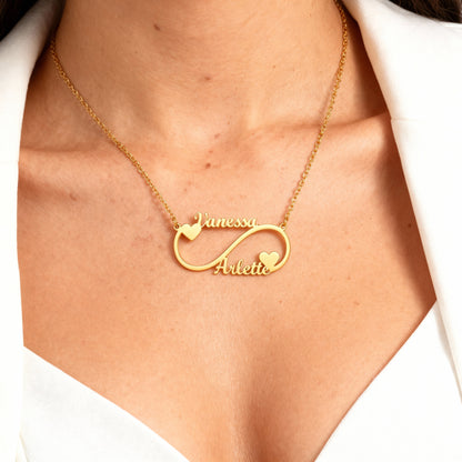 Collar con nombre "Infinito"
