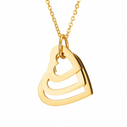 Collar con nombre "Corazones anidados"