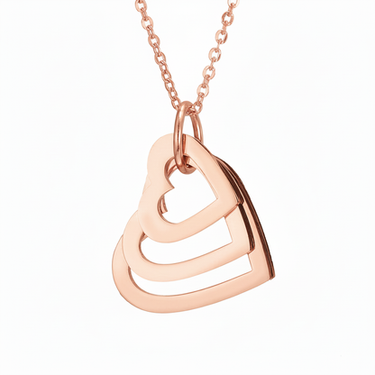 Collar con nombre "Corazones anidados"