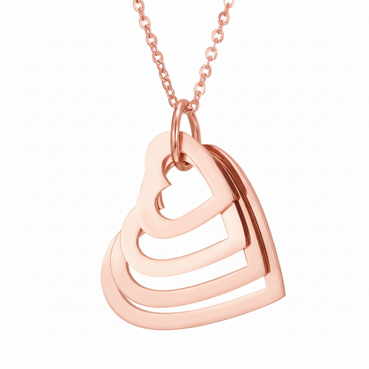 Collar con nombre "Corazones anidados"