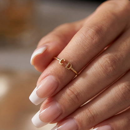 Anillo Ajustable con Inicial "Doble Monograma"