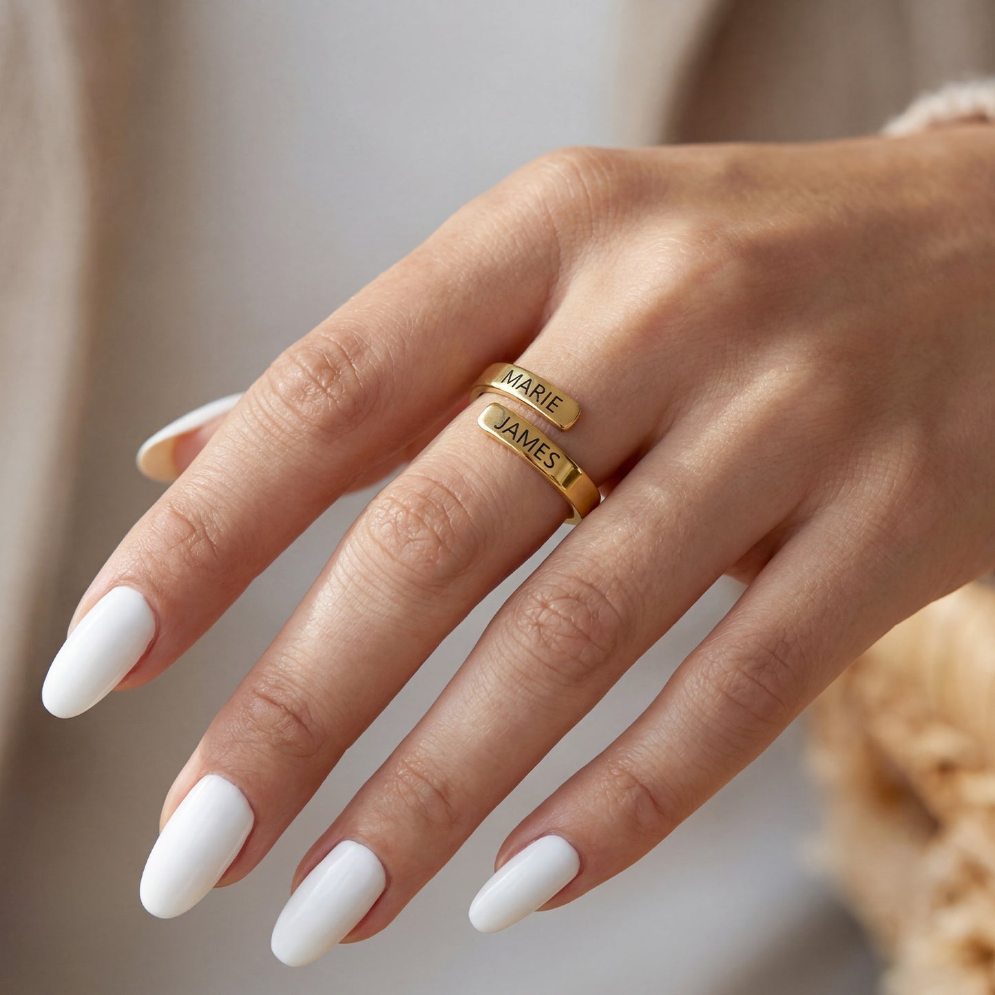 Anillo Ajustable con Iniciales "Alma Doble"