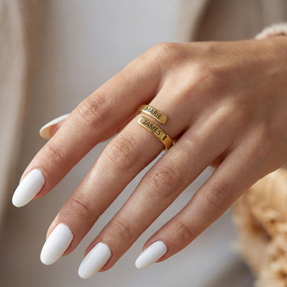 Anillo Ajustable con Iniciales "Alma Doble"