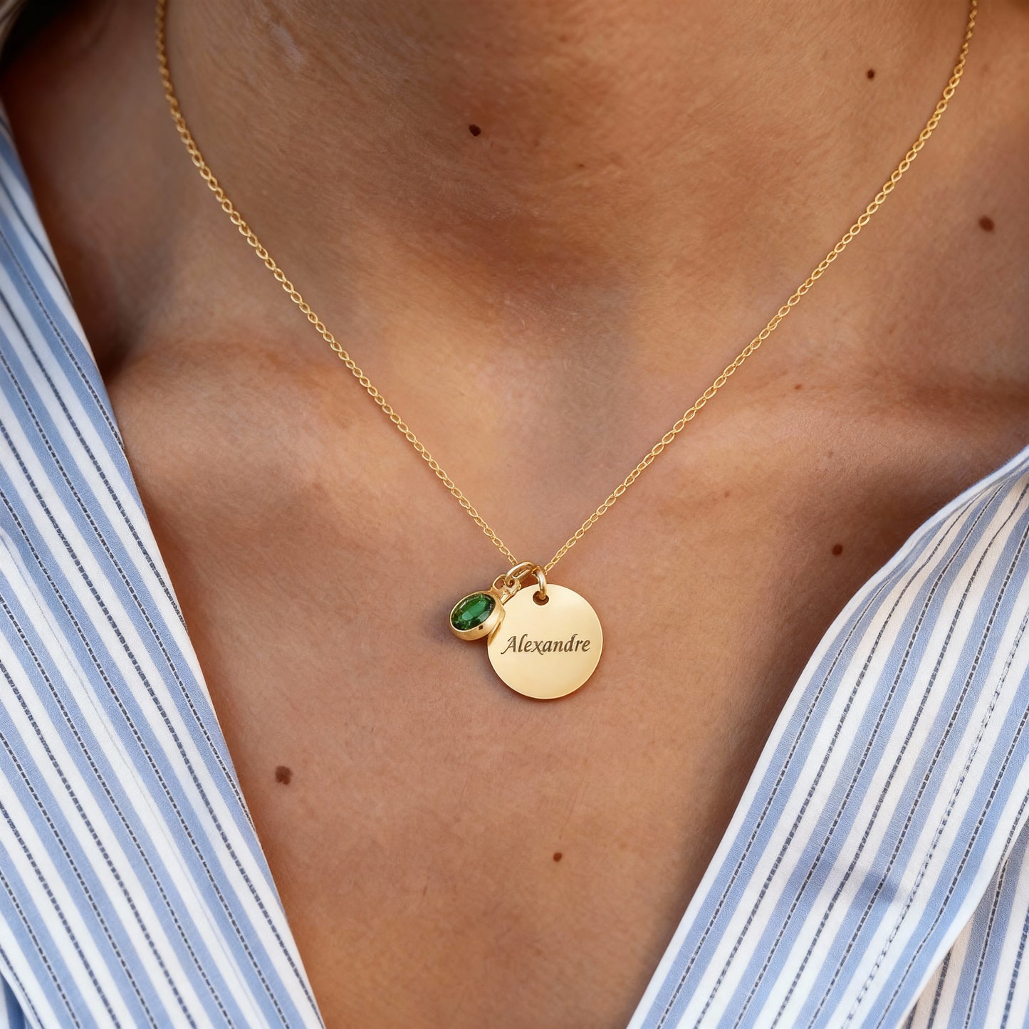 Collar grabado "Disco de piedra natal"