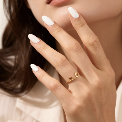 Anillo Ajustable con Inicial "Pretty"